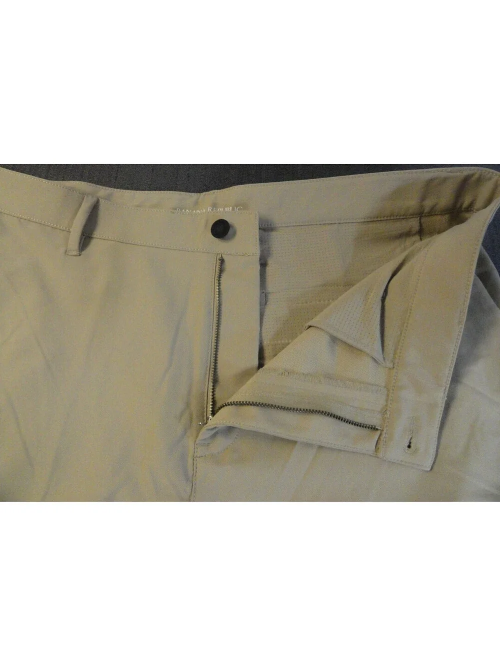 DESIGNER BANANA REPUBLIC KHAKI TAN 100% POLYESTER PANTS MENS 37x28
